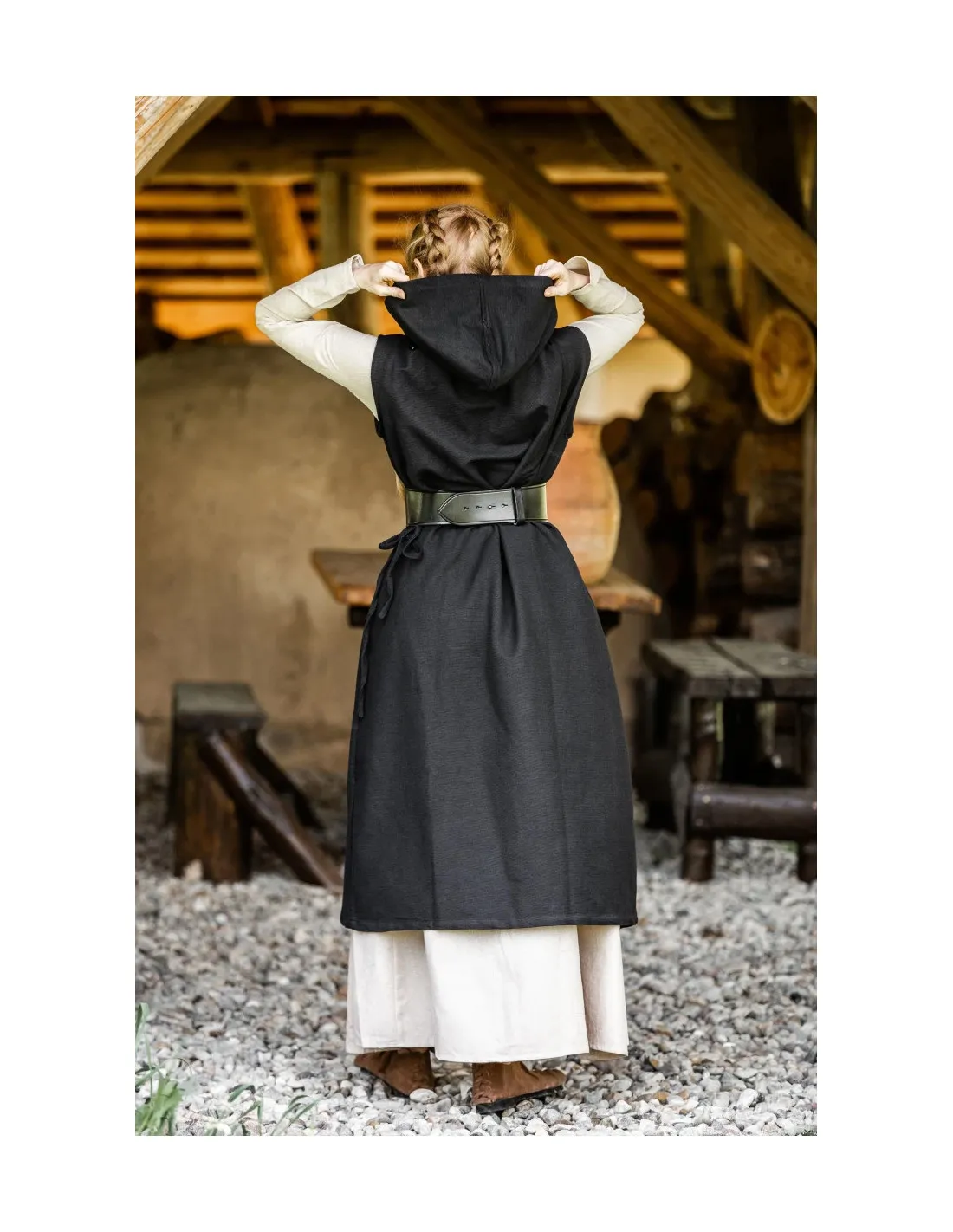Robe ajustable modèle Gerlin, couleur noire ⚔️ Boutique Épées